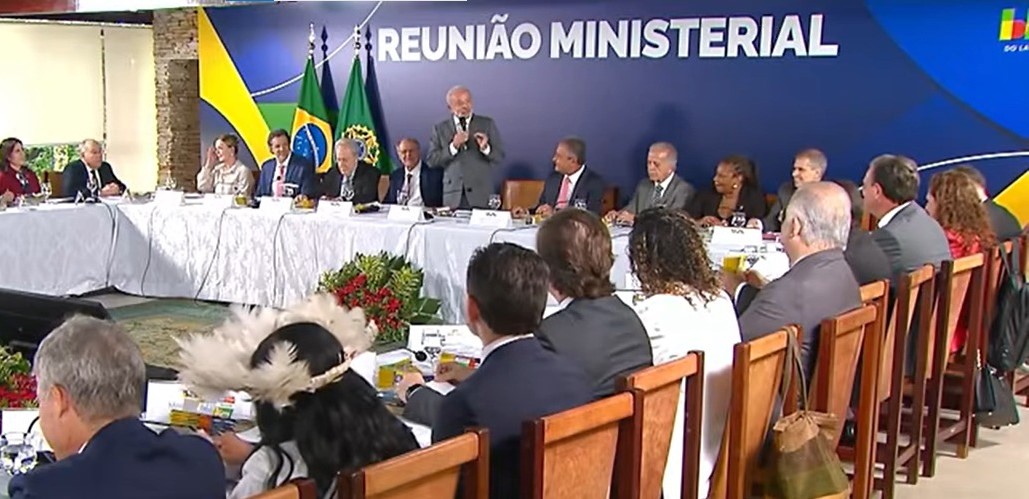 Lula faz última reunião ministerial do ano e deve cobrar apoio a projeto eleitoral de 2026