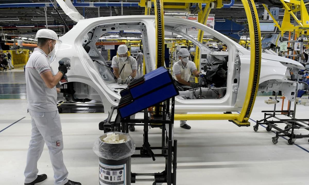 CCJ do Senado aprova fim da escala 6×1 e prevê jornada de 36h semanais