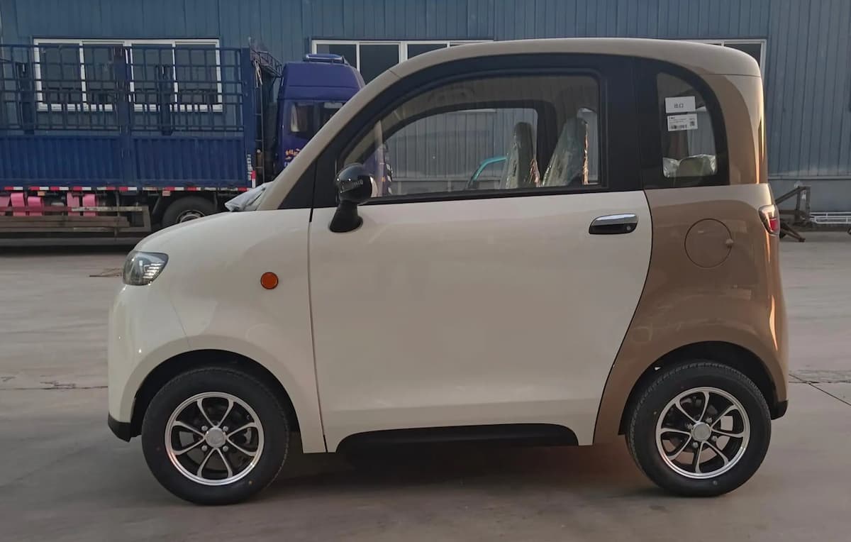 Marca chinesa anuncia minicarro elétrico por até R$ 49 mil, com lançamento previsto para março de 2026