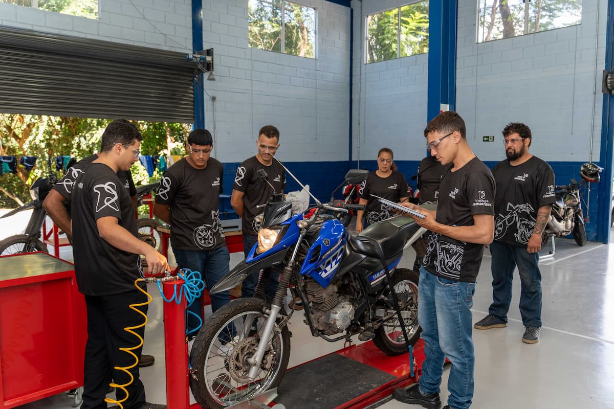 Cursos gratuitos em Betim oferecem 145 vagas em áreas técnicas e de beleza
