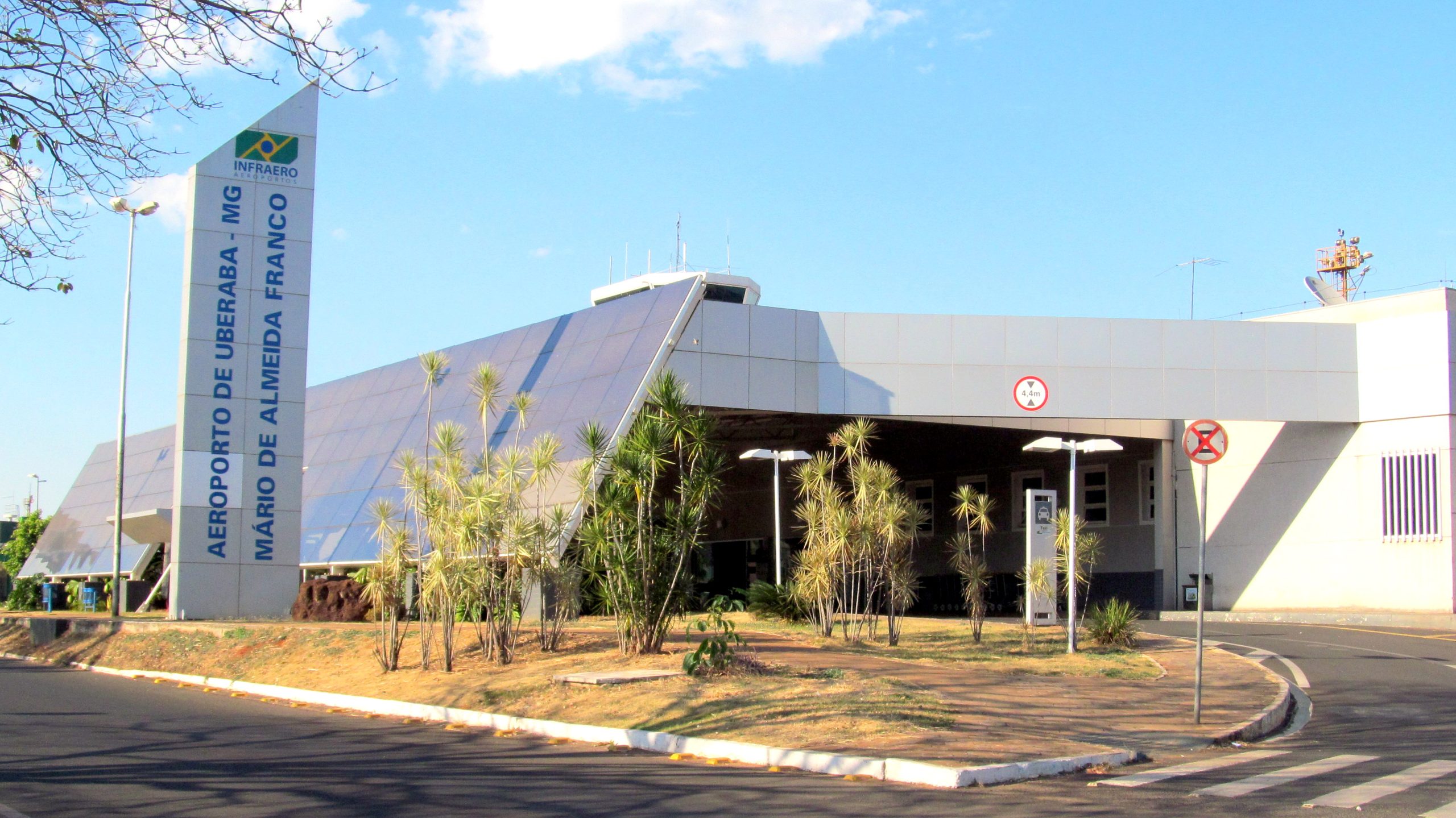 Em parceria com o Governo de Minas, companhia aérea inaugura nova rota Uberaba-Guarulhos