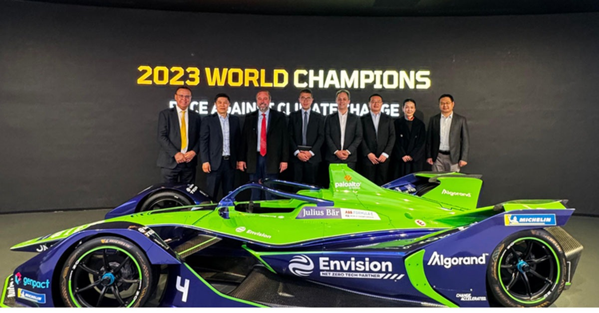 Na China, Silveira convida Envision Energy para leilão de baterias e encontra Dilma