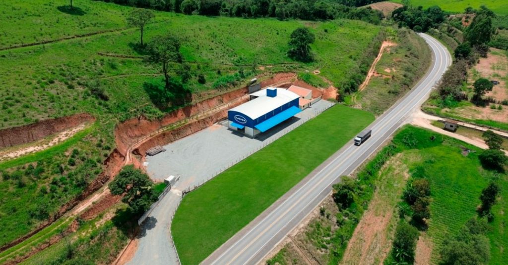 Fábrica de ração da Master Nutrição em Bandeira do Sul, Minas Gerais.