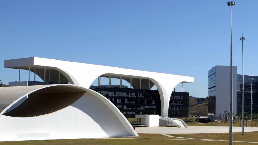 Decreto de Zema altera regras para estatais com medidas como a proibição de reajustes