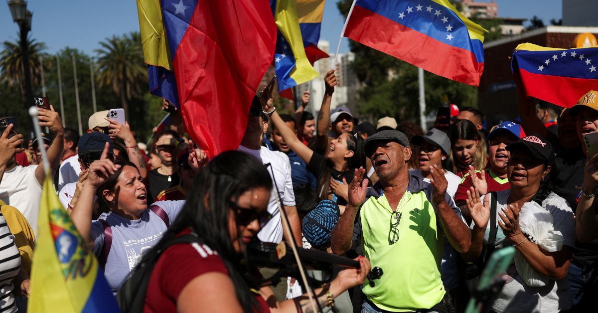 Condenação e aplausos na América Latina após EUA capturarem Maduro na Venezuela