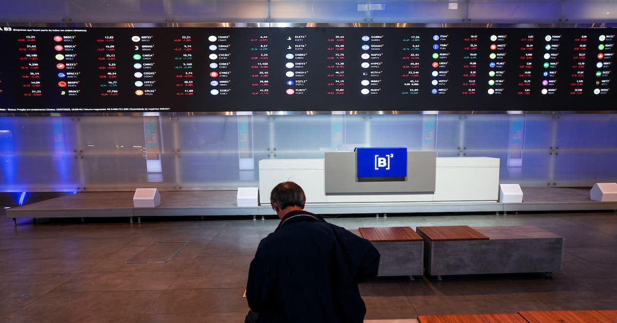 Ibovespa sobe, com alívio nos juros após Brent voltar a nível pré-guerra