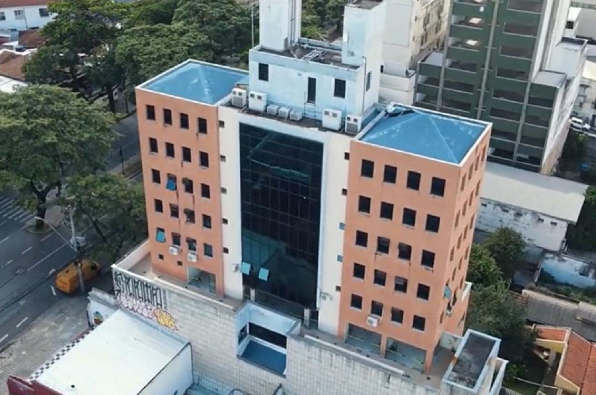 Para fazer caixa, Correios coloca prédio de R$ 8 milhões à venda em Belo Horizonte; saiba mais