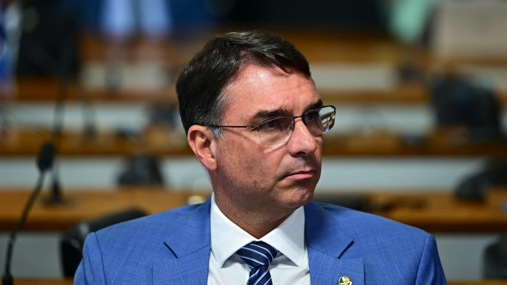 Flávio elogia Zema, mas nega que tenha convidado o governador para ser seu vice