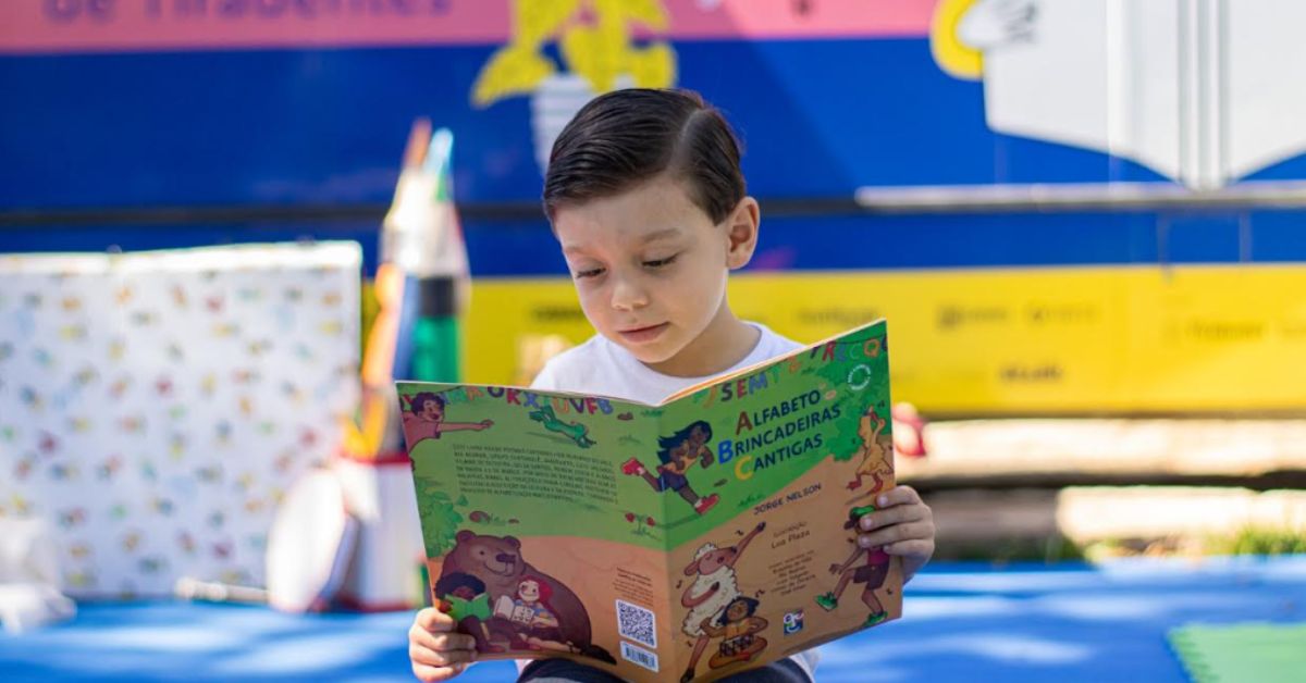 Feira Literária de Tiradentes amplia acesso à leitura e beneficia 19 municípios em Minas