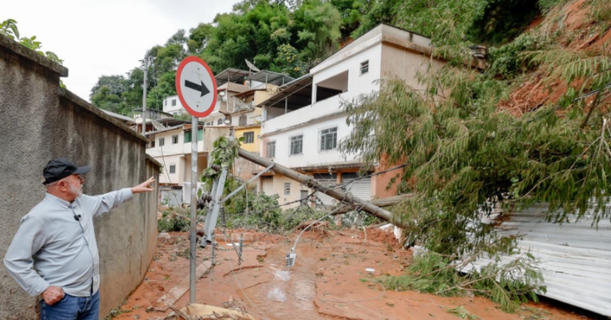 Lula diz que Governo vai recuperar áreas atingidas por chuvas em MG; mortos somam 66