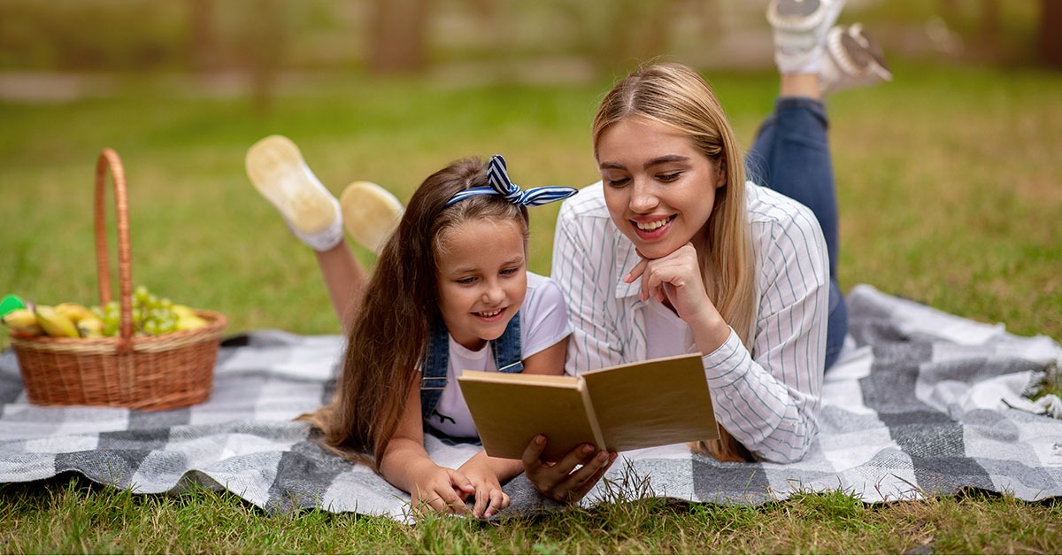 Autoras lançam obra que usa piquenique como metáfora da vida