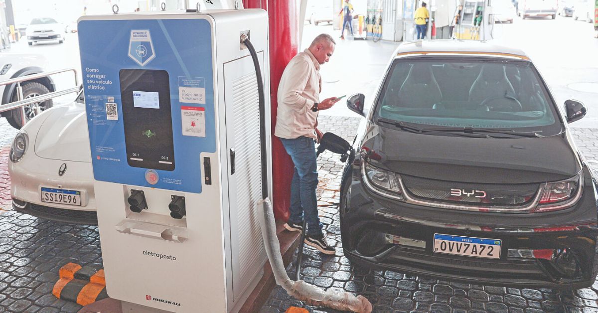 Vendas de eletrificados avançam 83% em Minas e mercado deve bater recorde em 2026