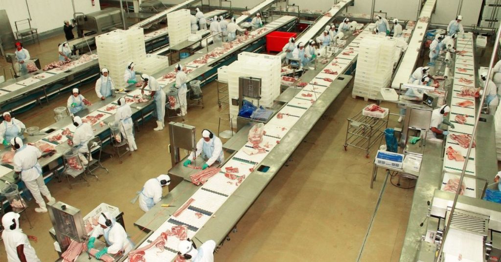 Fábrica de carne de porco da cooperativa mineira Suinco em Patos de Minas, Minas Gerais.