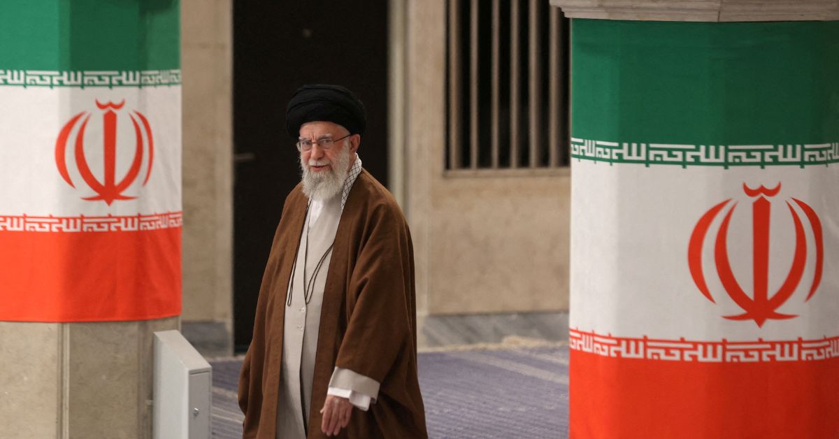 Irã confirma morte de Ali Khamenei após ataques dos EUA e Israel