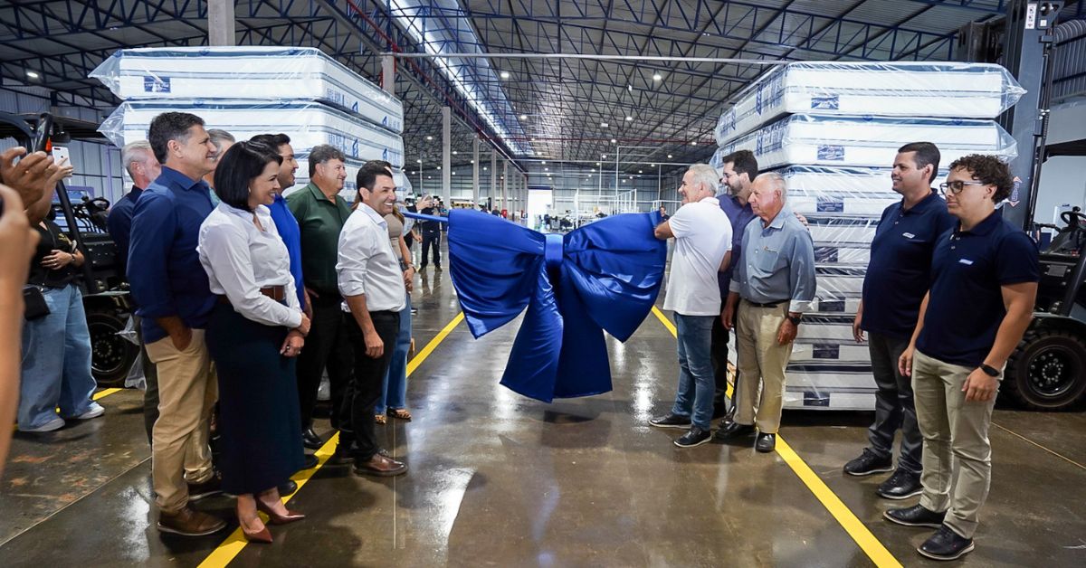 Inauguração da fábrica do Grupo Gazin em Patos de Minas, Minas Gerais.