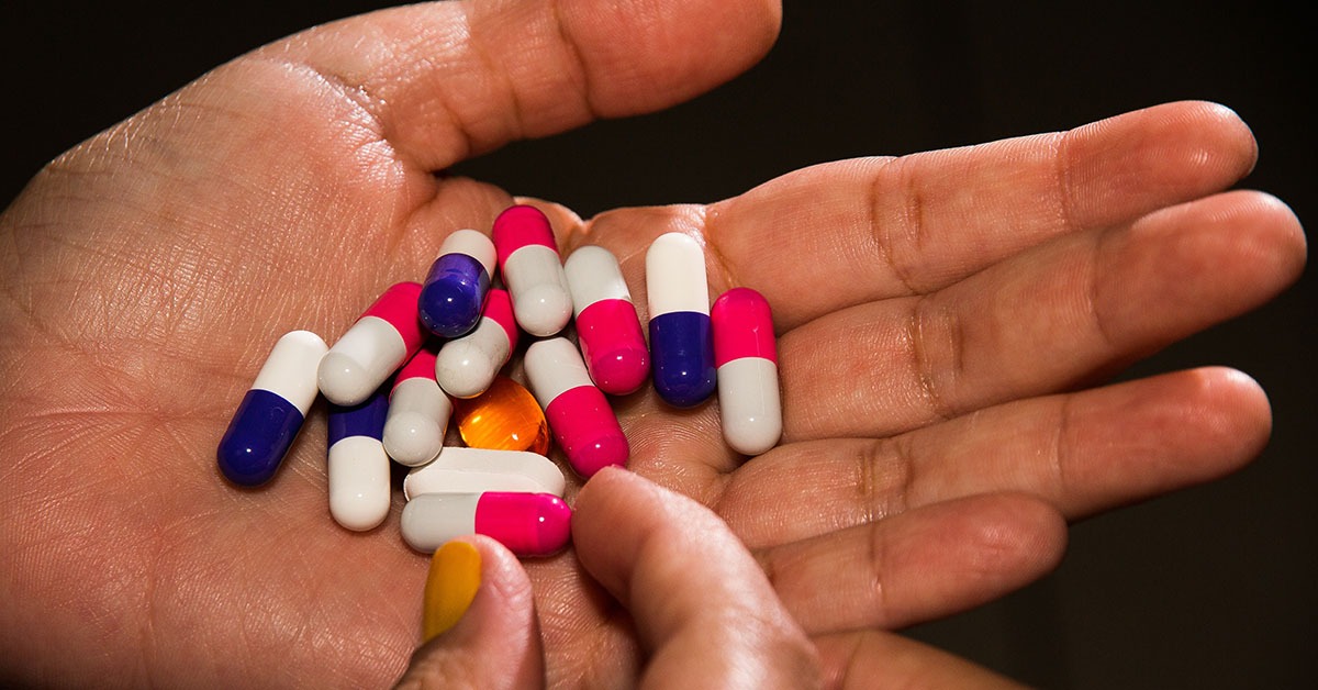 Mineiros gastaram R$ 26 bilhões com remédios em 2025 e valor deve aumentar neste ano