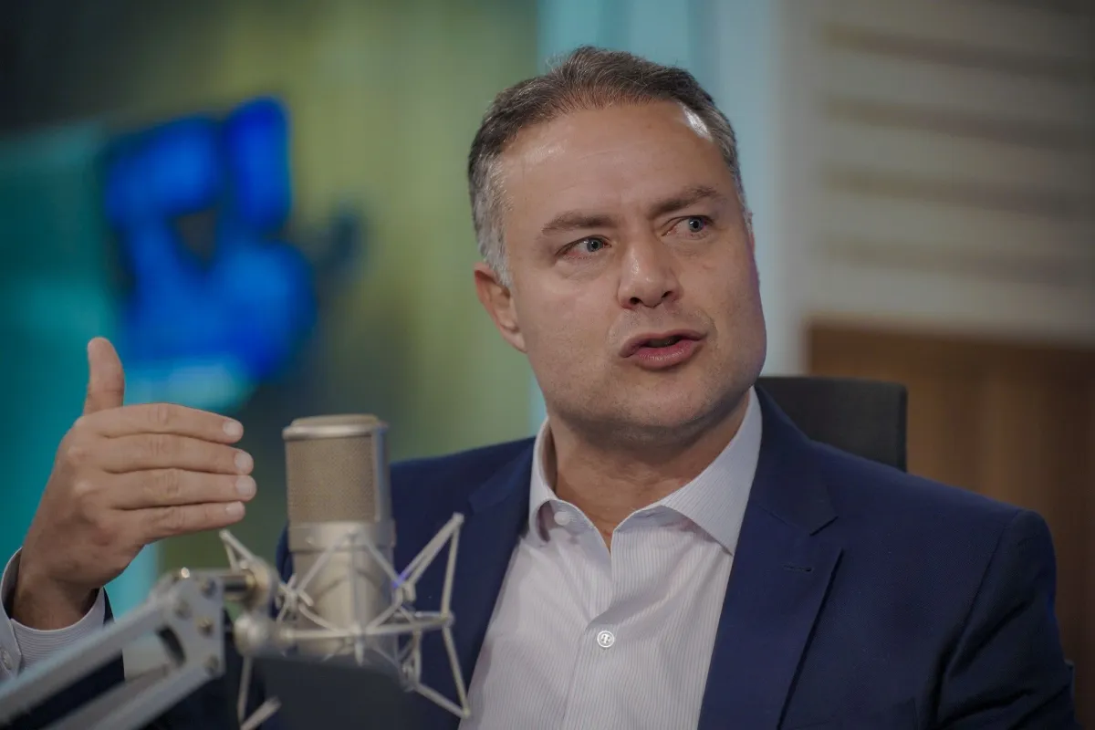 Ministro Renan vai a MG assinar ordem de serviço para duplicação da BR-381