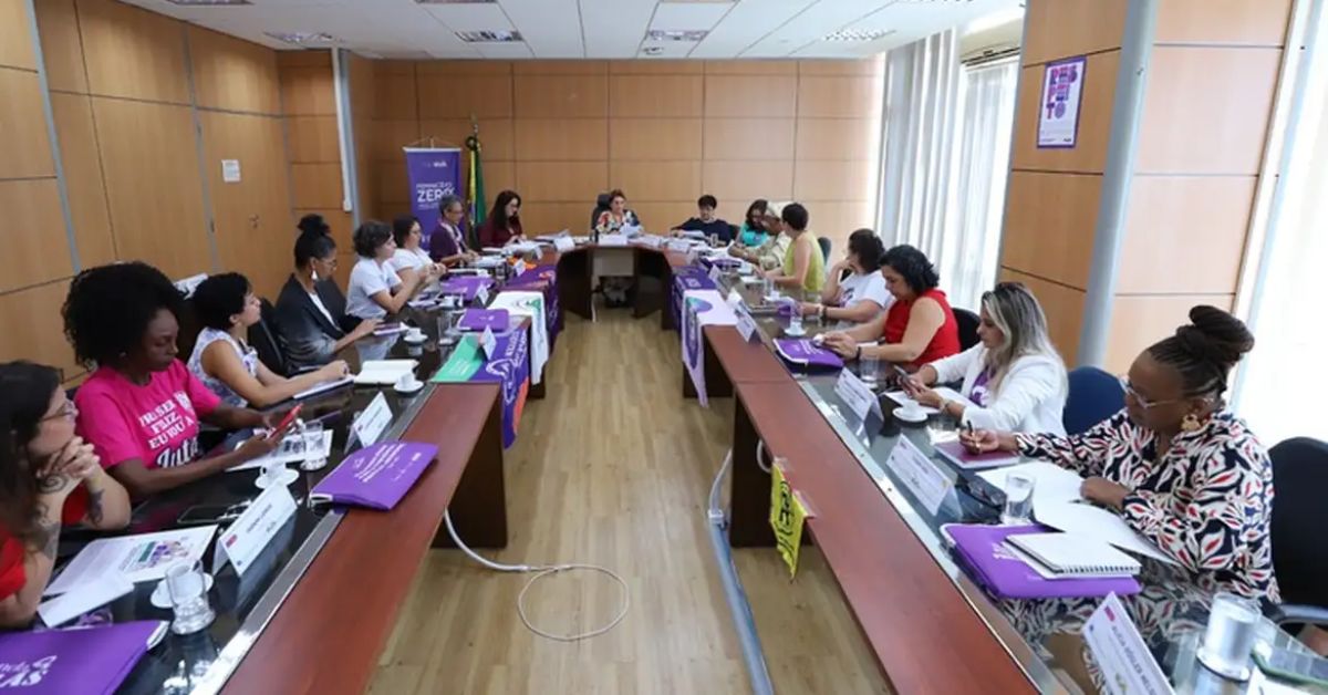 Movimento feminista protesta contra escala 6×1 e violência global