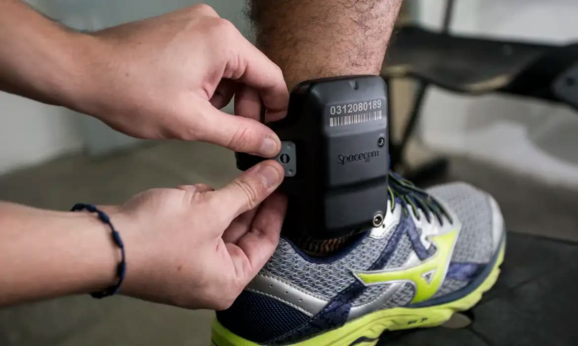 Câmara aprova uso obrigatório de tornozeleira por agressores de mulher