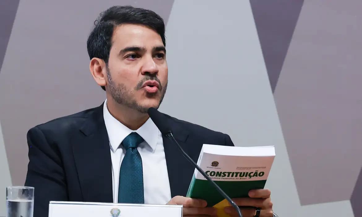 STF não deve ser o ‘Procon da política’, mas também não deve ser omisso, avalia Messias