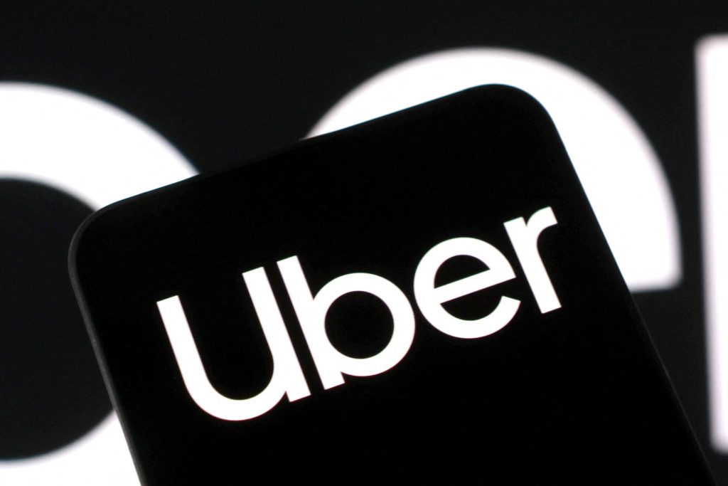 Logo do aplicativo Uber em tela de smartphone.