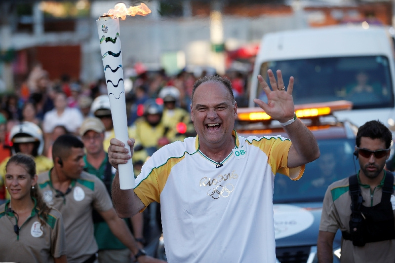 Ex-jogador de basquete Oscar Schmidt morre aos 68 anos