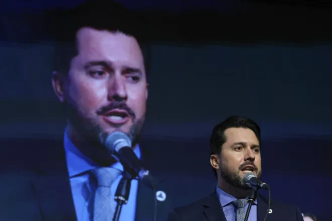 Falcão deixa a prefeitura de Patos de Minas e a presidência da AMM mirando a eleição deste ano