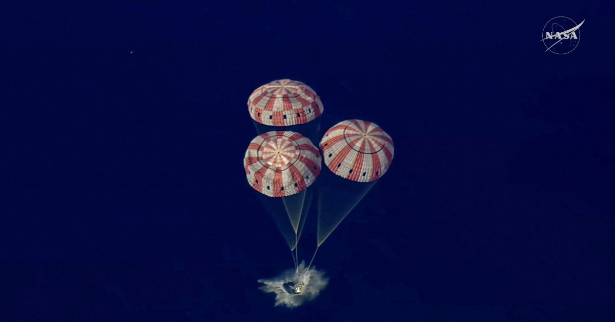 Astronautas da Artemis 2 retornam à Terra após missão lunar de 10 dias