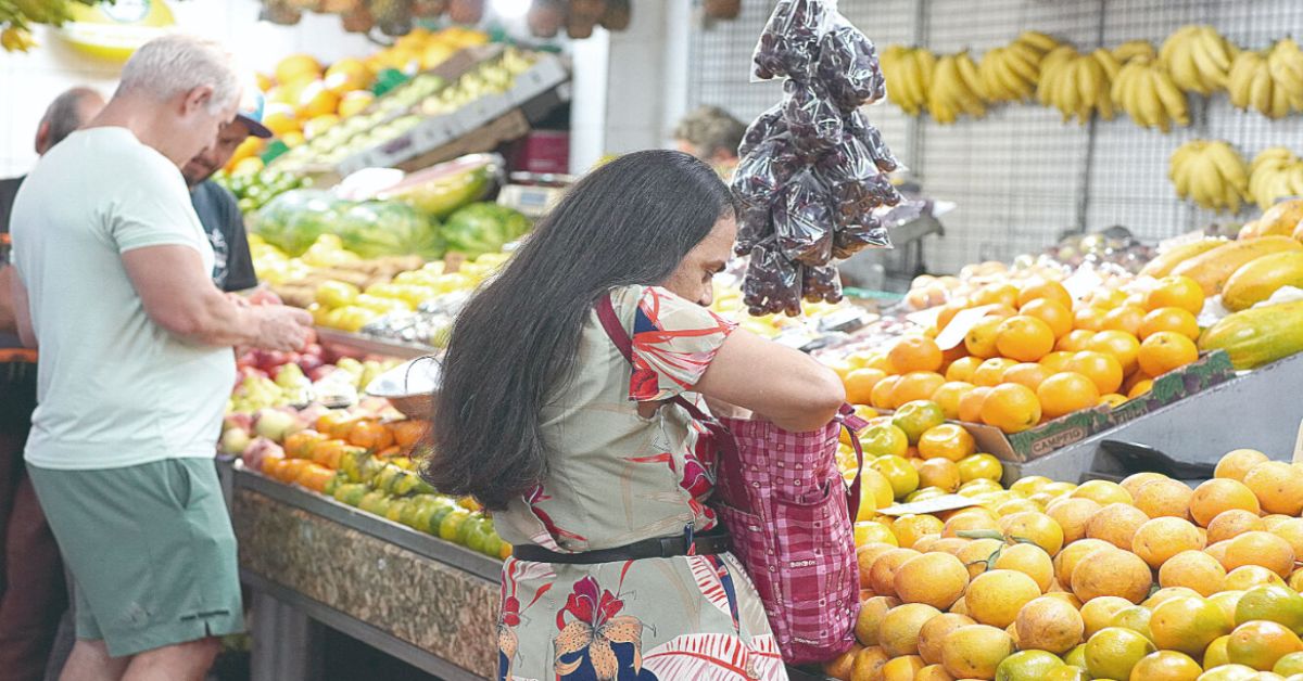 Clima e conflito no Oriente Médio podem manter preços dos alimentos em alta nos próximos meses