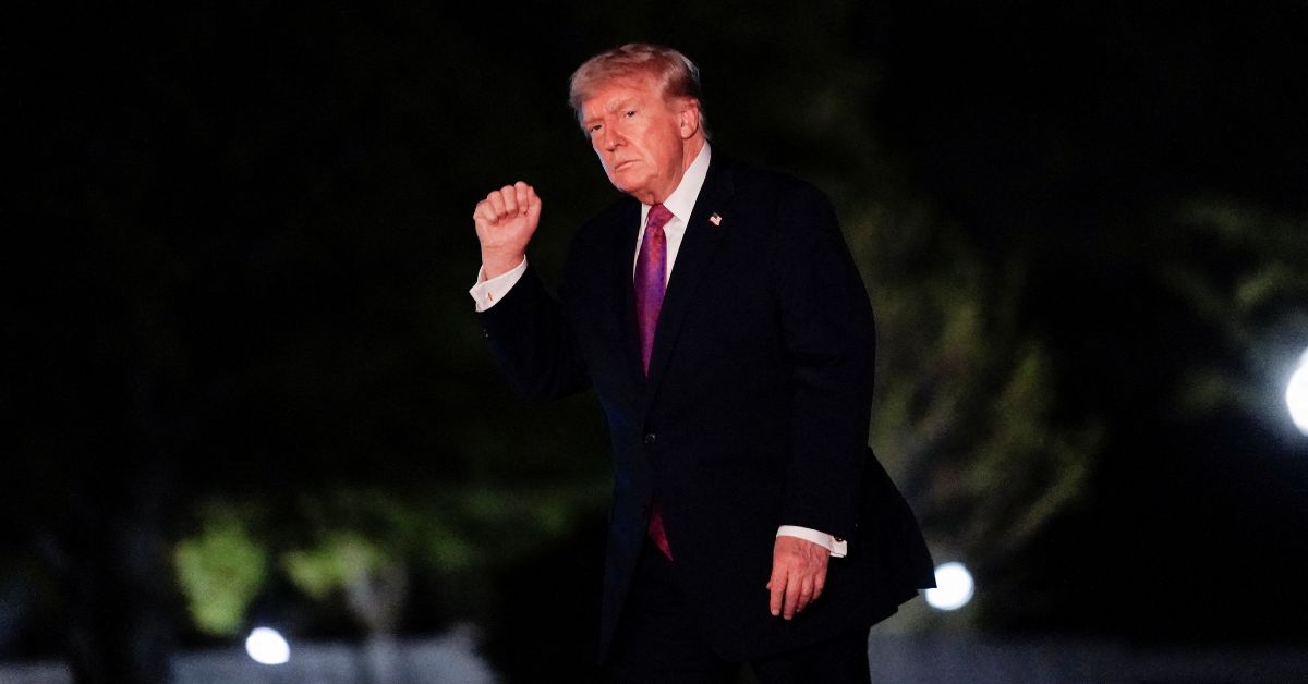 Muitos norte-americanos questionam temperamento de Trump em meio à guerra do Irã e à briga com papa, mostra Reuters/Ipsos