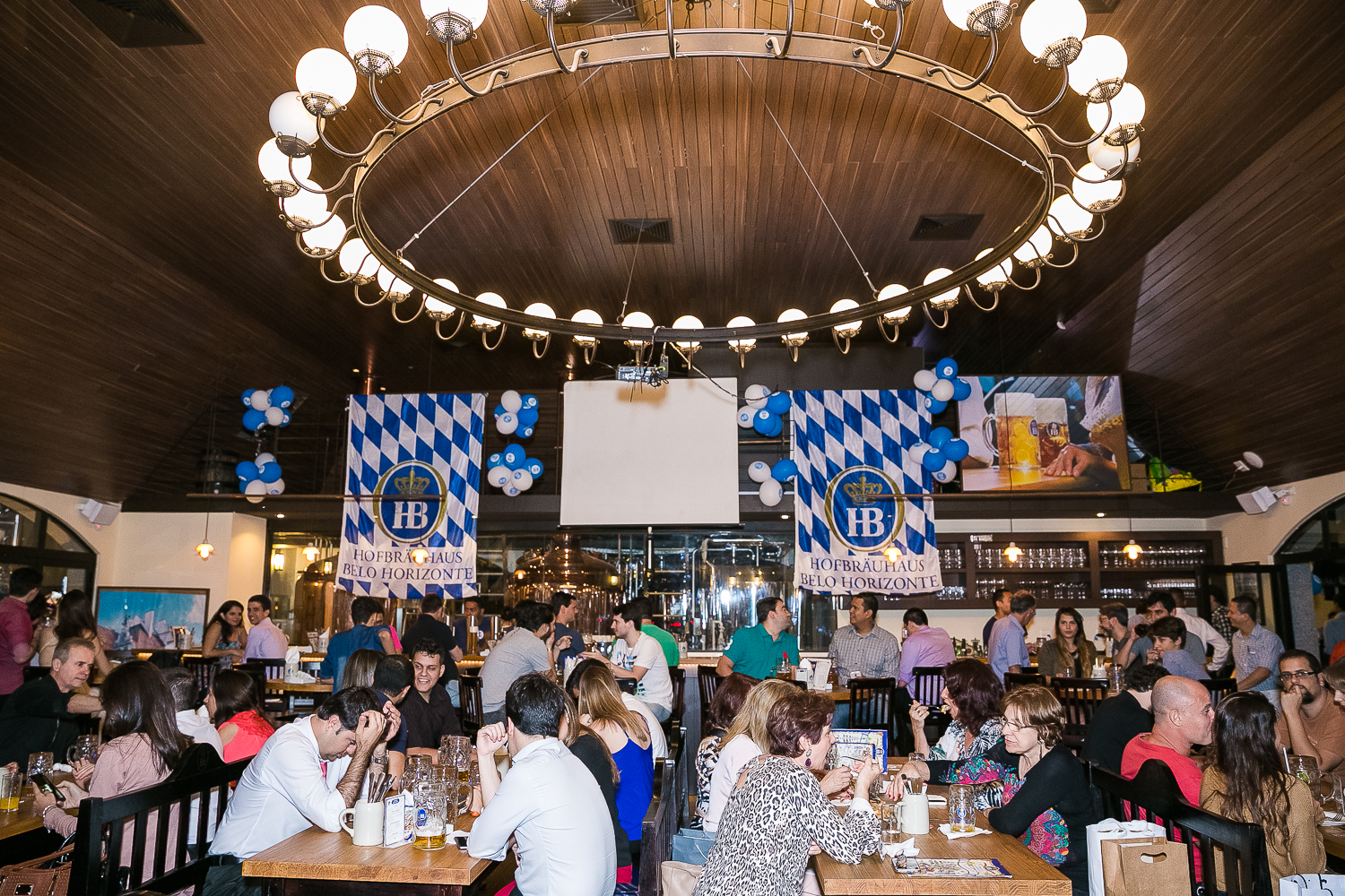 Foto da cervejaria alemã Hofbräuhaus.