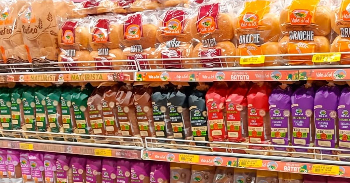 Produtos da marca mineira Vale do Sol na gondola.