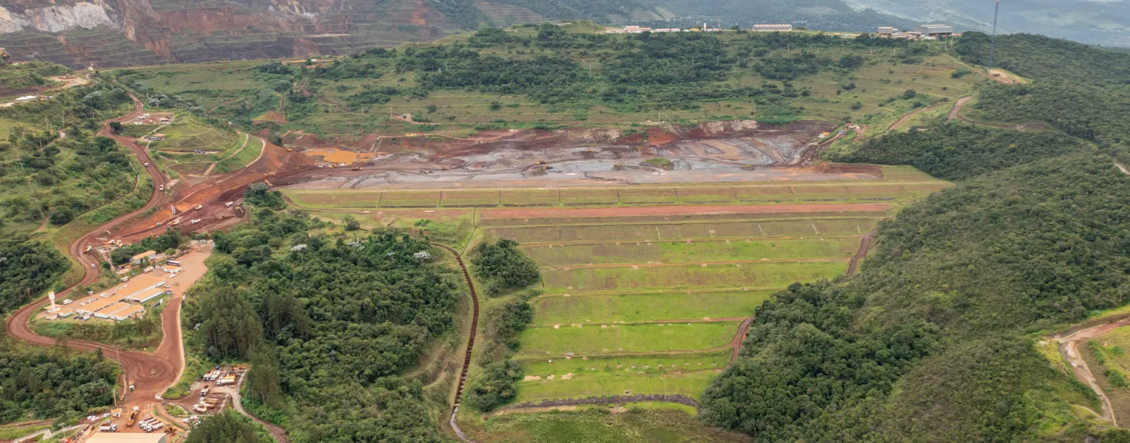 Descaracterização da Barragem Sul Superior, em Barão de Cocais (MG), deve ser concluída em 2029. A barragem integra o Programa de Descaracterização de Estruturas a Montante da empresa, que já eliminou 19 das 30 estruturas previstas, alcançando 63% de execução até o momento. (Imagem: Fernando Piancastelli)