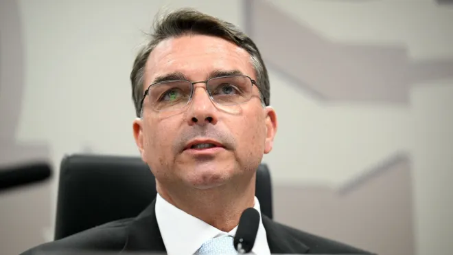 Qual o futuro da candidatura Flávio Bolsonaro?