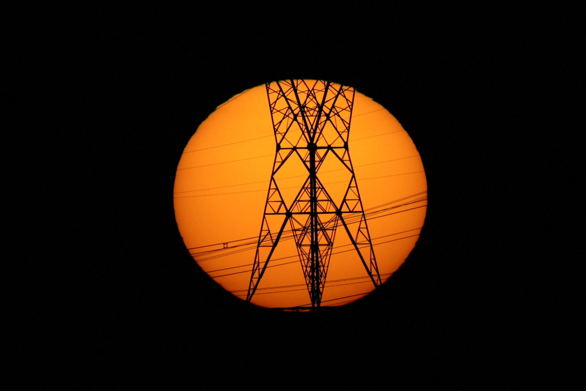 Indústria e comércio enfrentam preços mais altos para recontratar um terço de sua energia