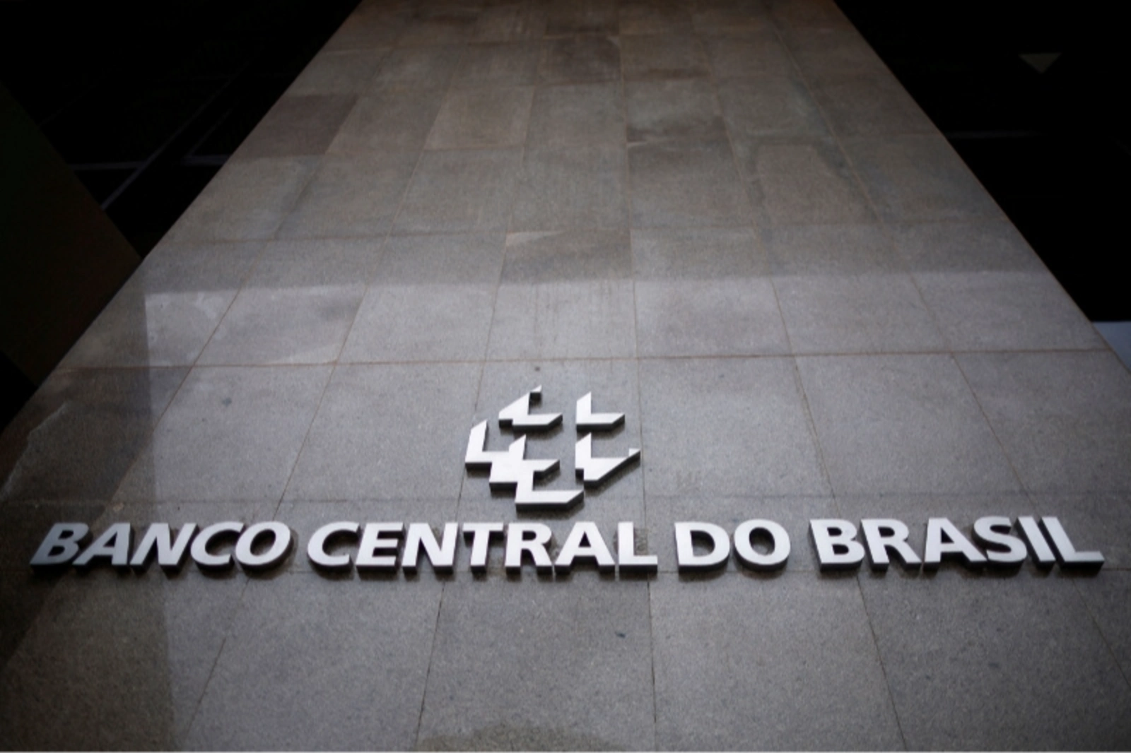 Mercado eleva no Focus projeção para a Selic este ano a 13,25%