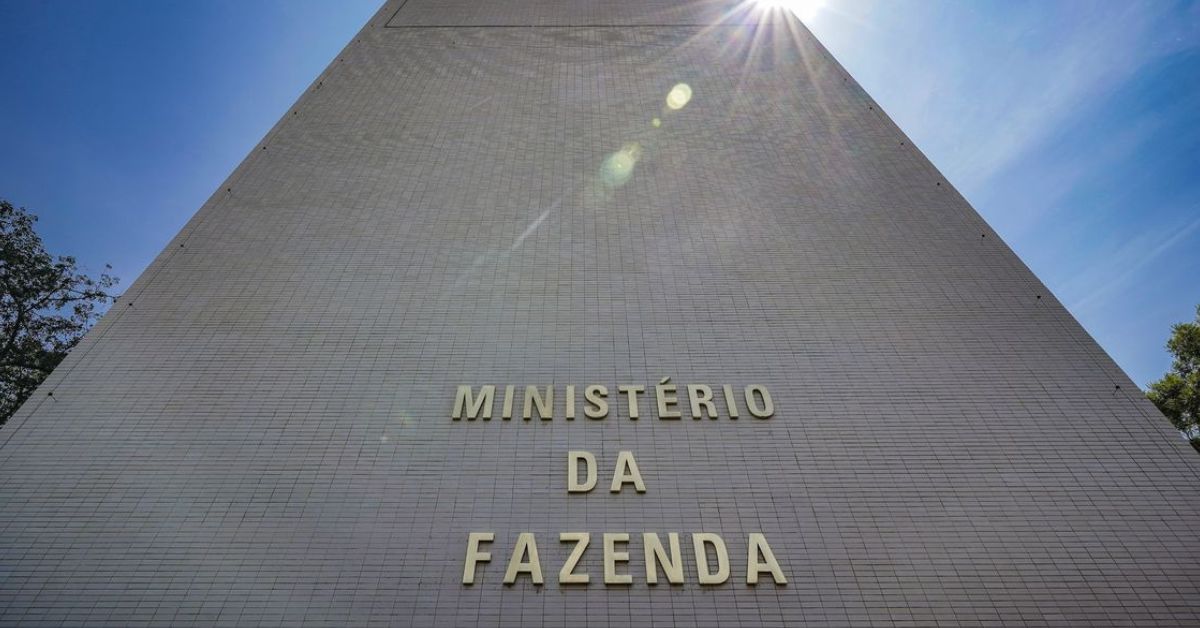 Governo bloqueia R$ 22,1 bi do Orçamento de 2026