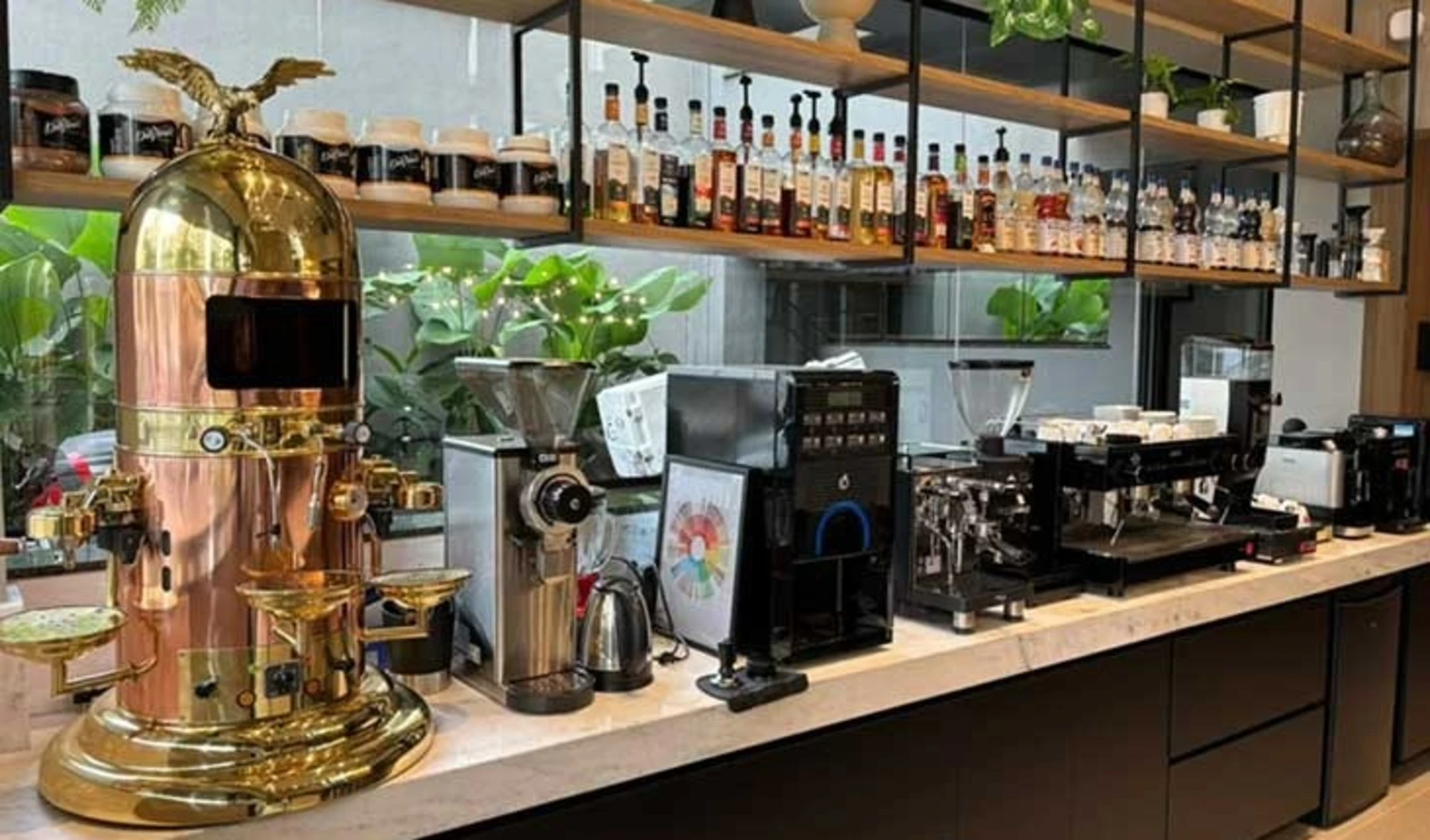 Rede de cafés do Paraná acelera expansão em Minas Gerais e mira cidades do interior