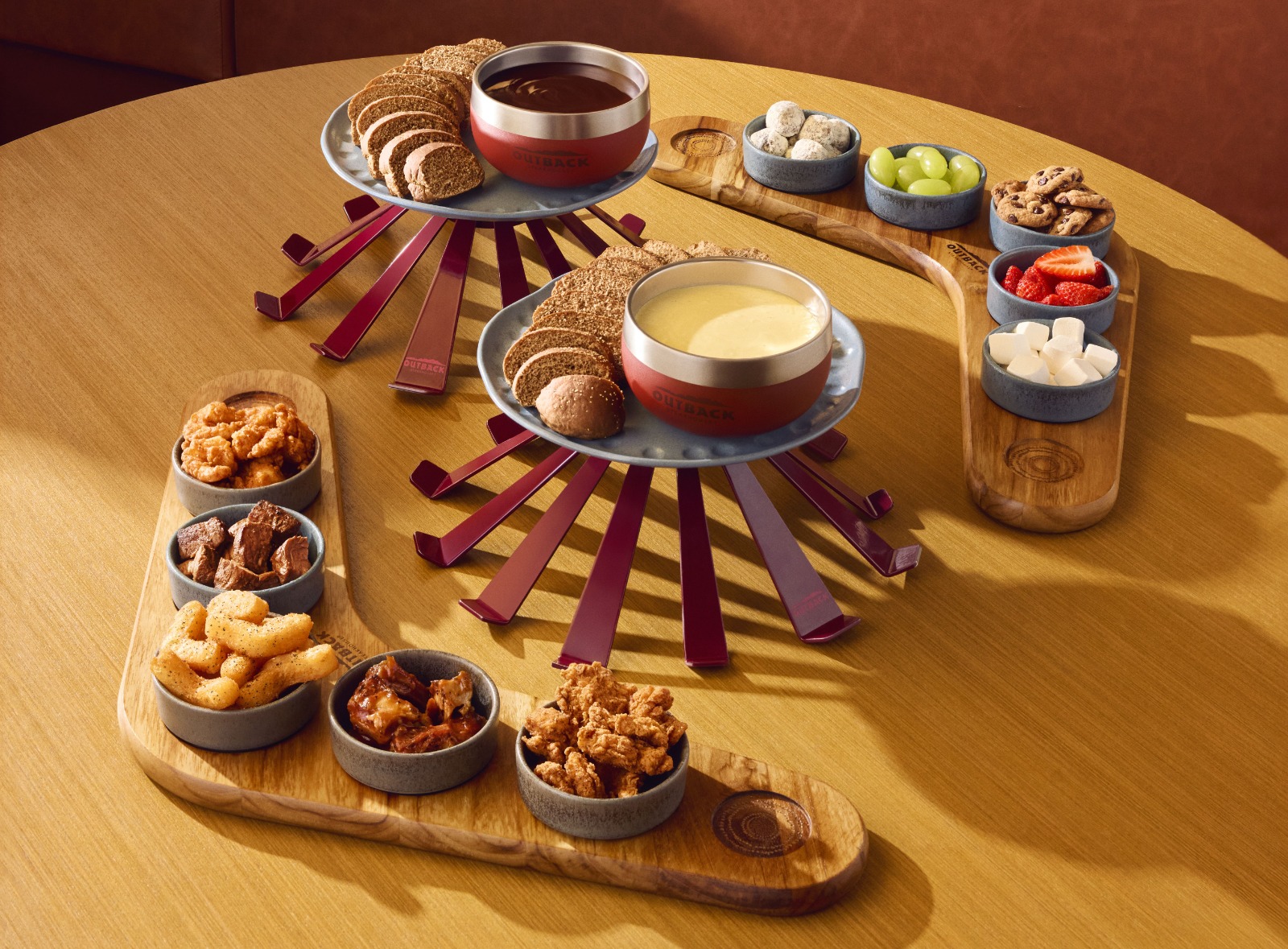 Outback traz de volta fondue por tempo limitado e aposta em nova apresentação