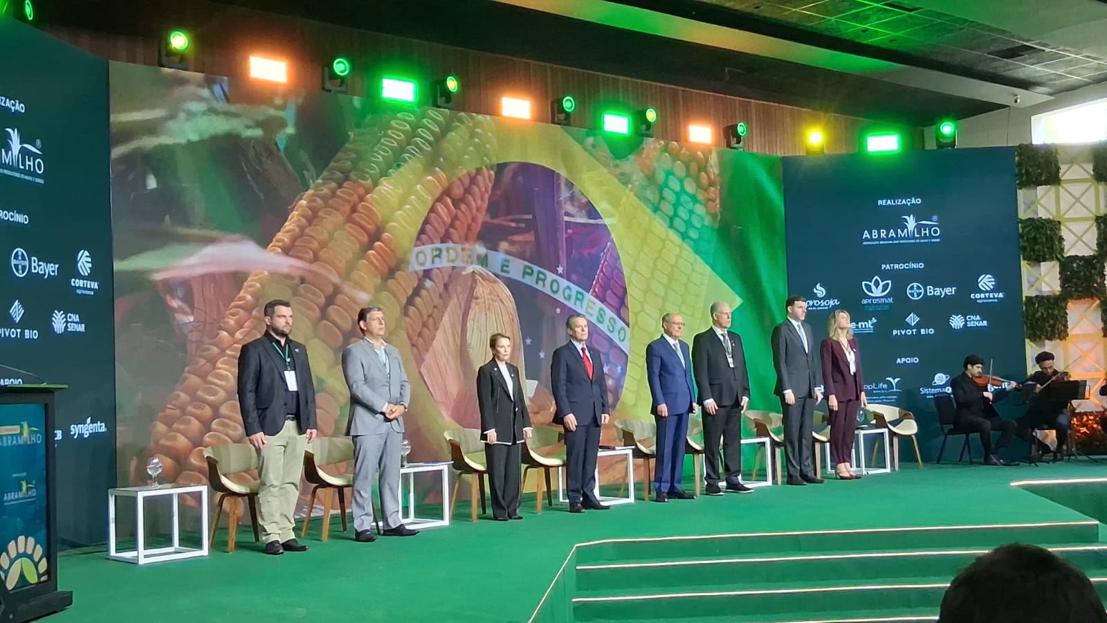 China entra no centro do debate sobre milho e sorgo em congresso da Abramilho