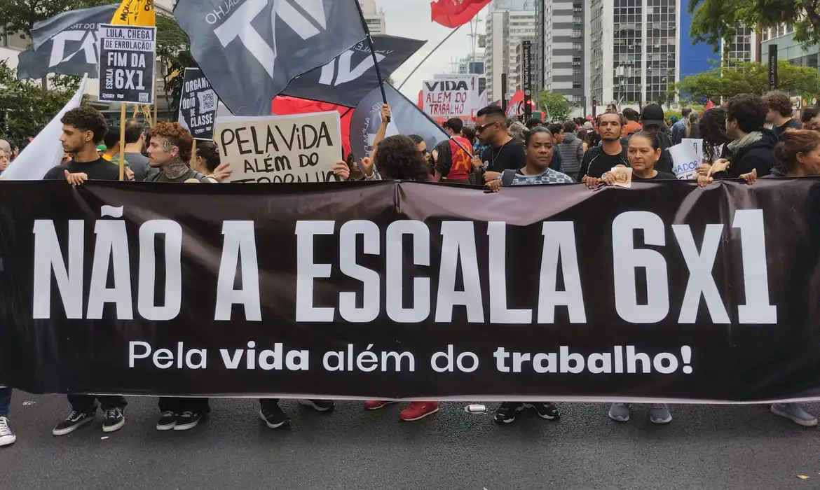 Dia do Trabalho completa 101 anos no Brasil com luta por jornada menor; saiba como o feriado surgiu