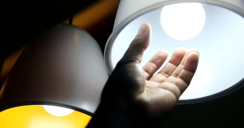 Lâmpada de luz. Energia elétrica.