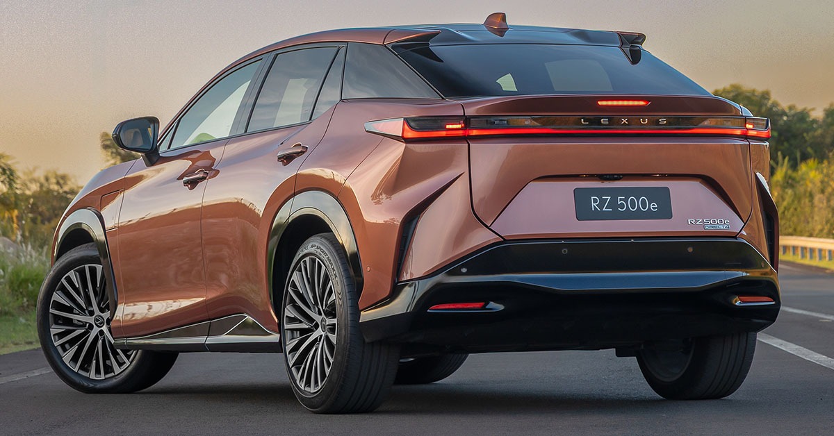 Lexus apresenta RZ 500e, seu primeiro modelo elétrico no Brasil