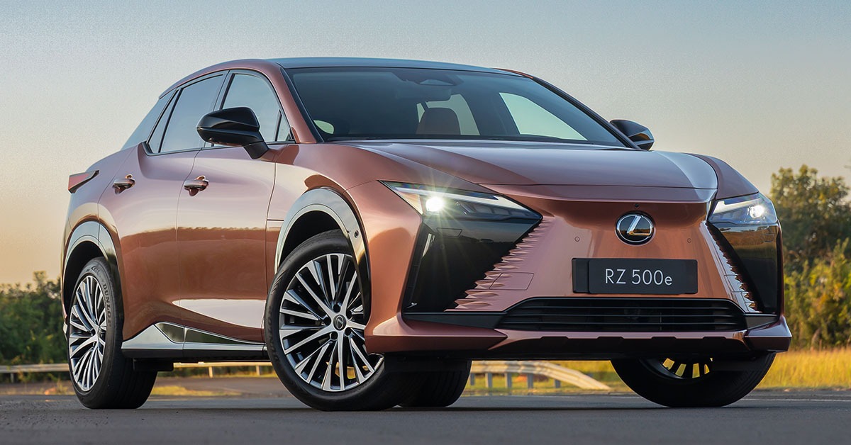 Lexus apresenta RZ 500e, seu primeiro modelo elétrico no Brasil
