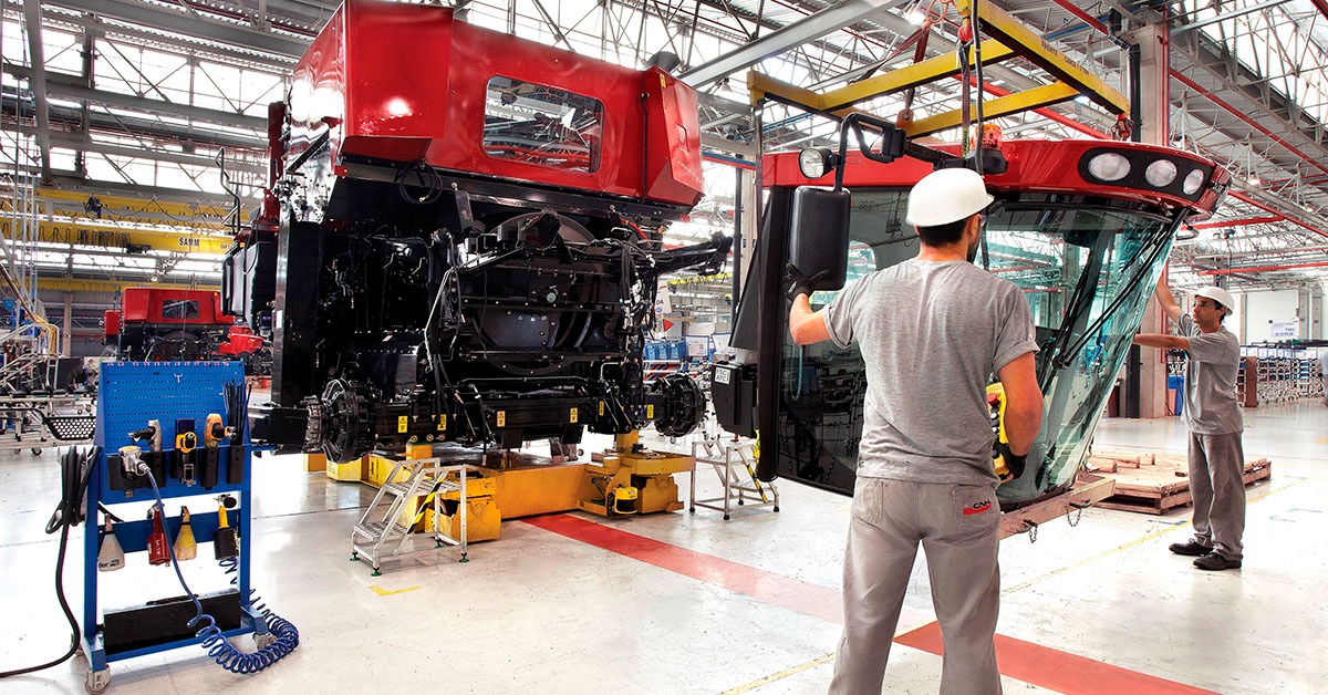 Setor de máquinas e equipamentos revisa projeções para 2026 sob pressão dos juros