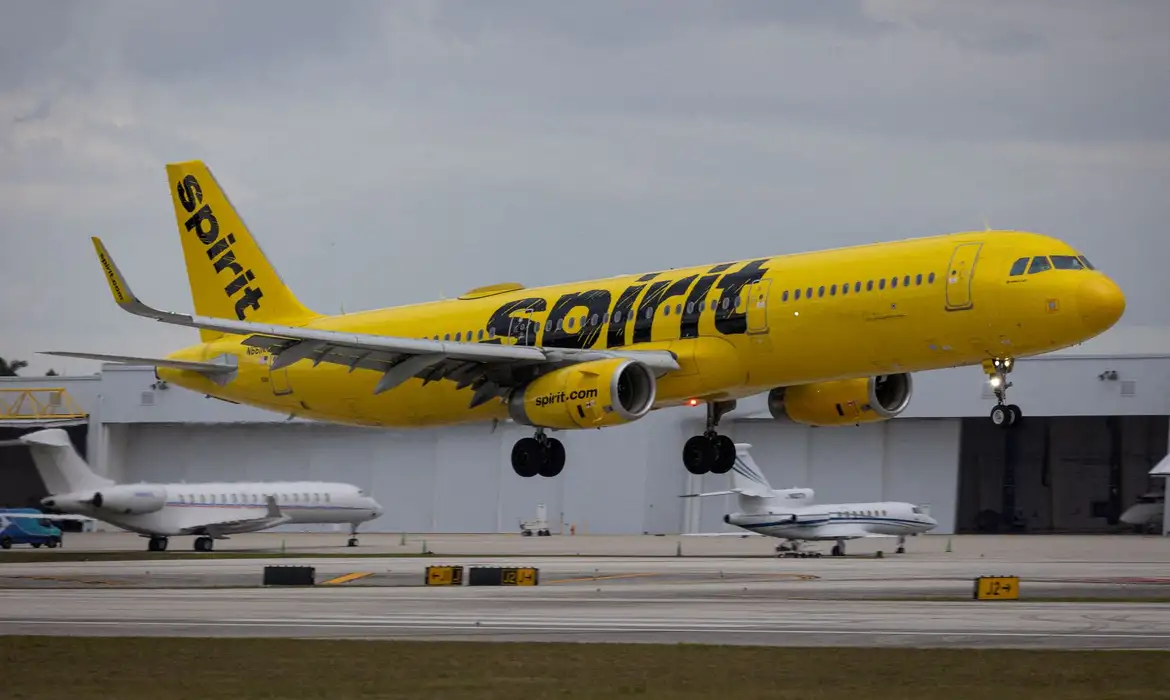 Spirit fecha as portas nos EUA e se torna primeira vítima no setor aéreo da guerra do Irã