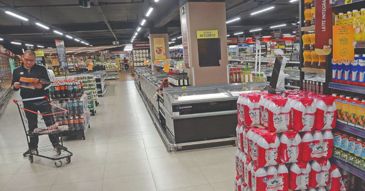 Consumo de itens básicos impulsiona vendas no comércio de Minas Gerais