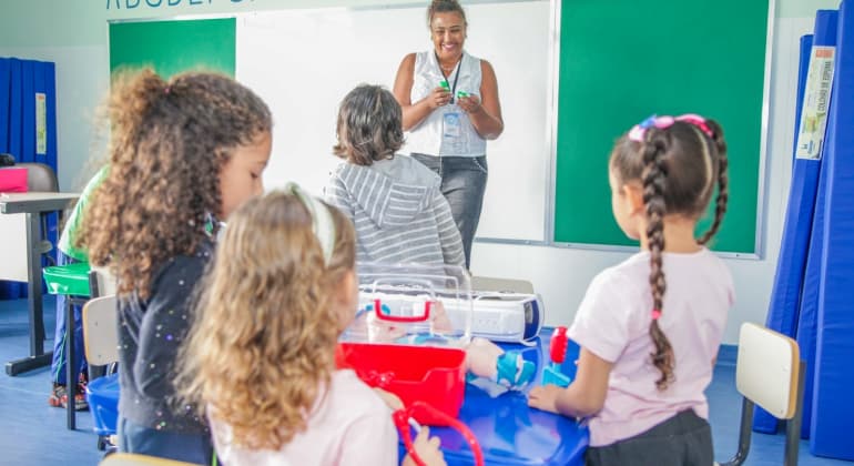 PBH abre mais de mil vagas de pós-graduação para professores da rede municipal