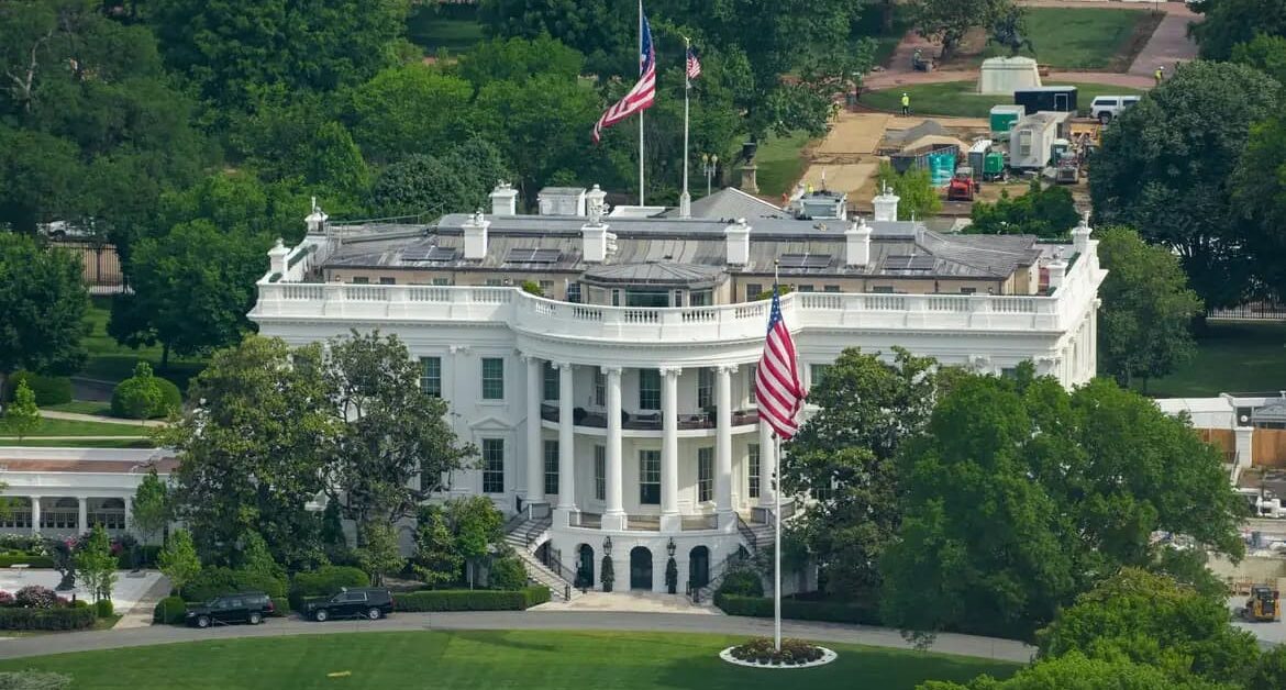 TVs americanas, incluindo Fox News, boicotam cobertura da Casa Branca