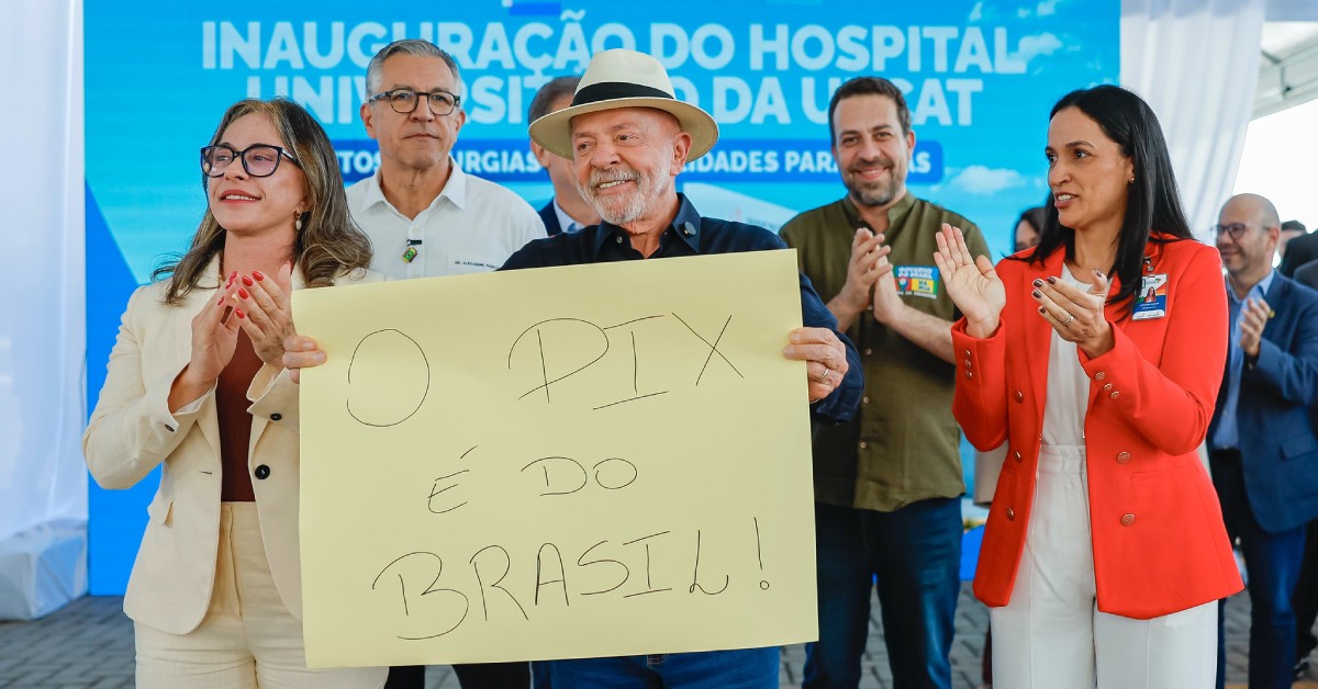 Lula responsabiliza clã Bolsonaro por ataque dos EUA ao Pix e taxação